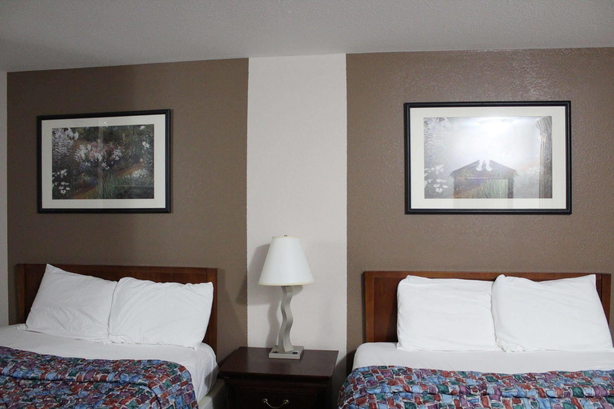 Coratel Inn And Suites Maple Grove Ngoại thất bức ảnh